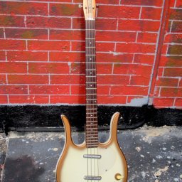 1960 Danelectro Longhorn 4-string Bass