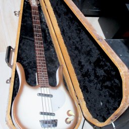 1960 Danelectro Longhorn 4-string Bass