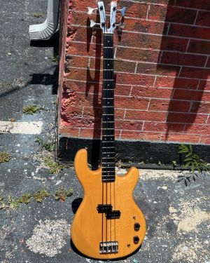 1980 Kramer DMZ4001 Bass