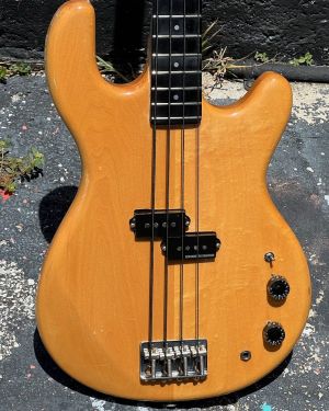 1980 Kramer DMZ4001 Bass