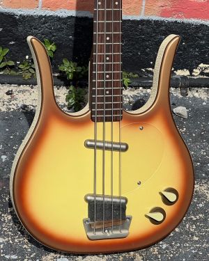 2000’s Danelectro Longhorn 4-string ’59 Reissue Bass