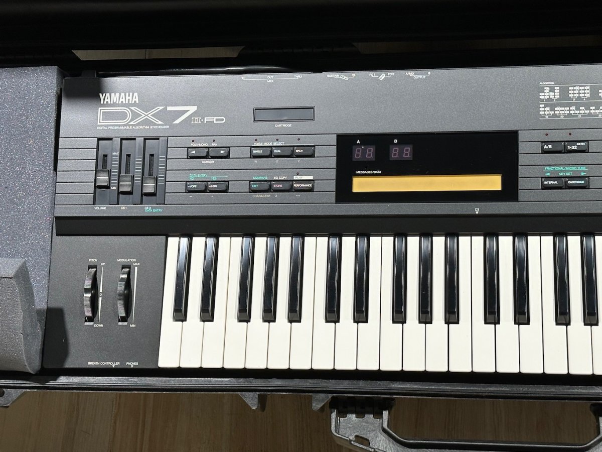 1985 Yamaha DX-7 II FD Synthesizer