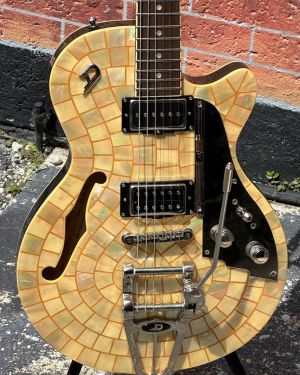 2011 Duesenberg Starplayer TV