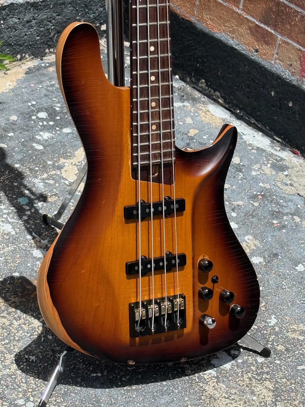2020 Warrior Bella “California Exclusive” Bass