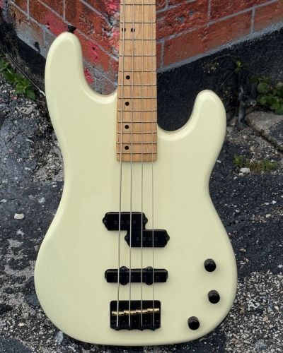2023 Funk PJ Series 4-String Bass