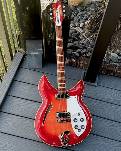 1970 Rickenbacker 381