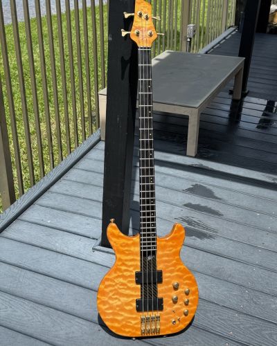 2010 Status Graphite Kingbass Mk. II Artist 4 String Headed Bass