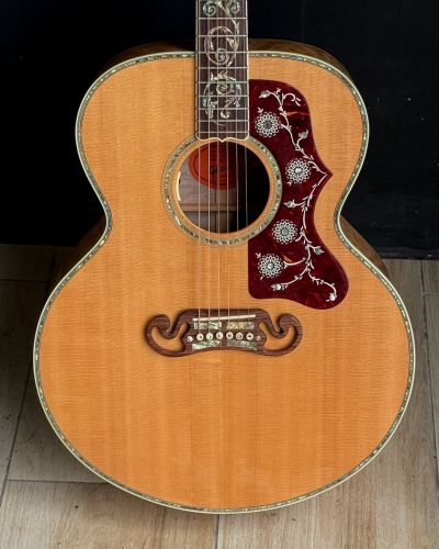 2015 Gibson SJ-200 “Quilt Vine” Custom Shop