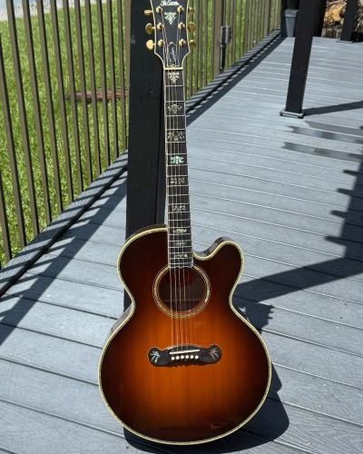 2002 Gibson SJ-2000