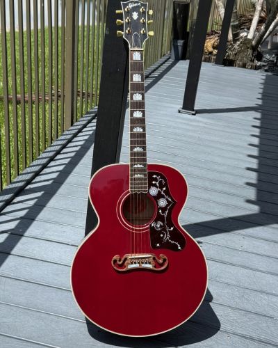1995 Gibson J-200